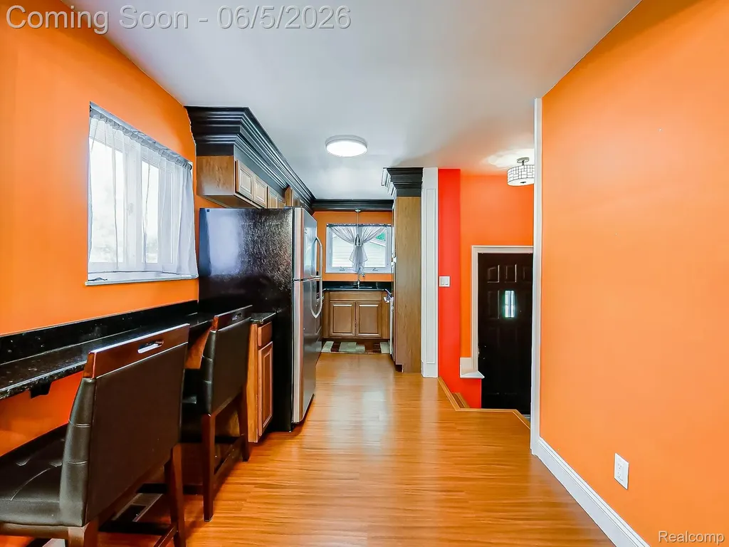 719 E Summit Street Milford Village MI 48381