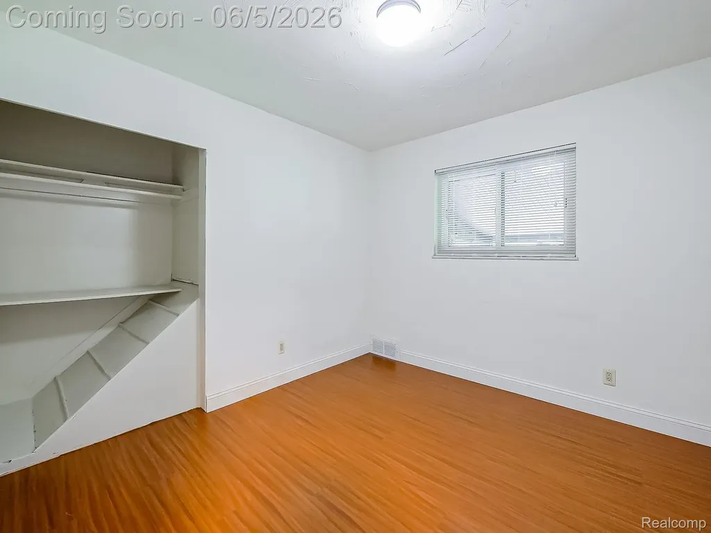 719 E Summit Street Milford Village MI 48381