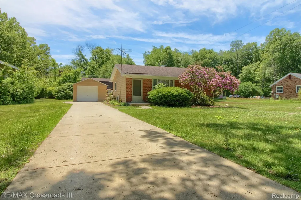 41509 Riggs Road Van Buren Charter Township MI 48111