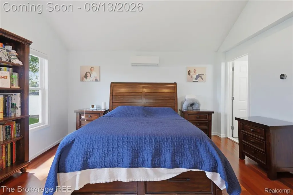 261 Reymont Road N Waterford Charter Township MI 48327