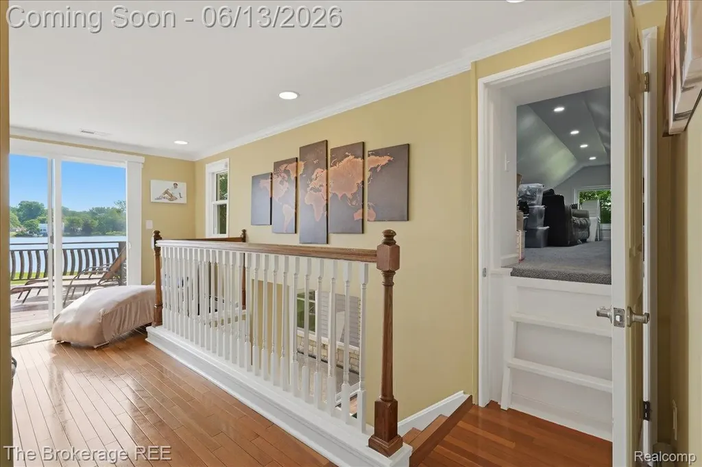 261 Reymont Road N Waterford Charter Township MI 48327