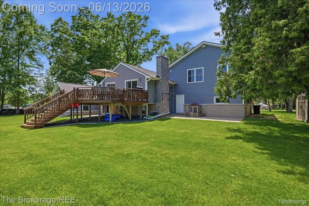 261 Reymont Road N Waterford Charter Township MI 48327