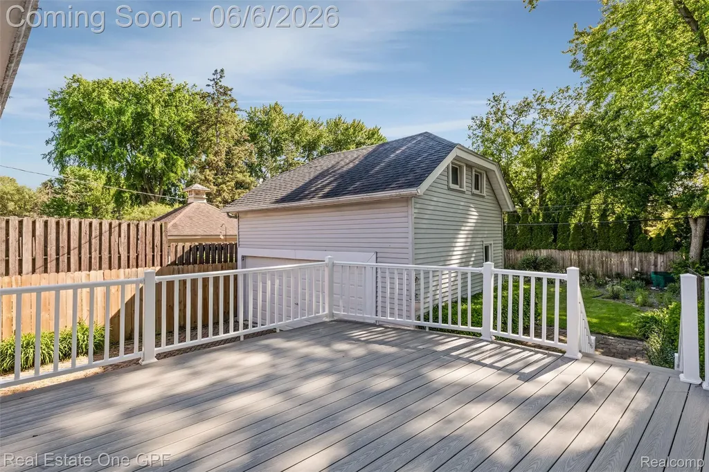 957 Fisher Road Grosse Pointe City MI 48230