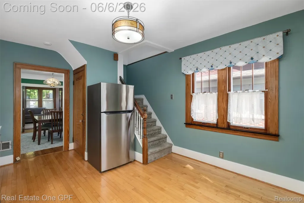 957 Fisher Road Grosse Pointe City MI 48230