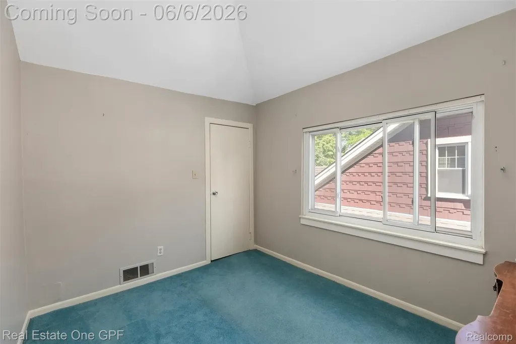 957 Fisher Road Grosse Pointe City MI 48230