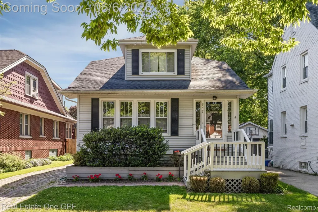 957 Fisher Road Grosse Pointe City MI 48230