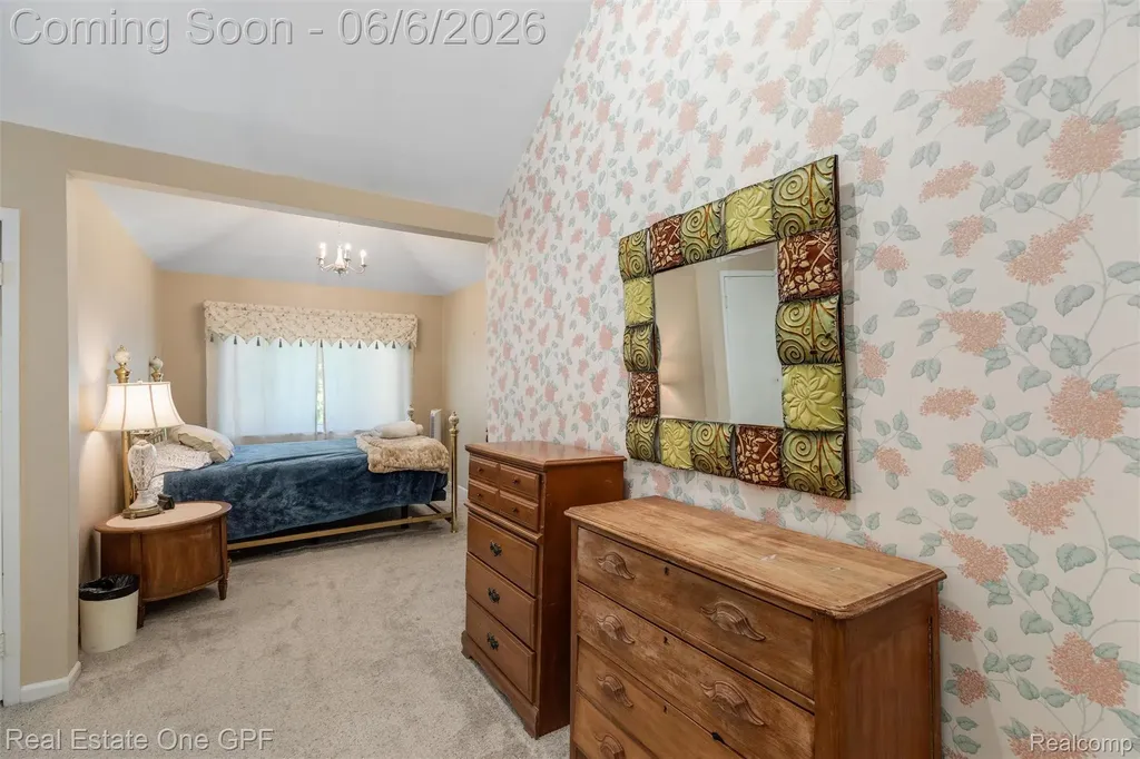 957 Fisher Road Grosse Pointe City MI 48230