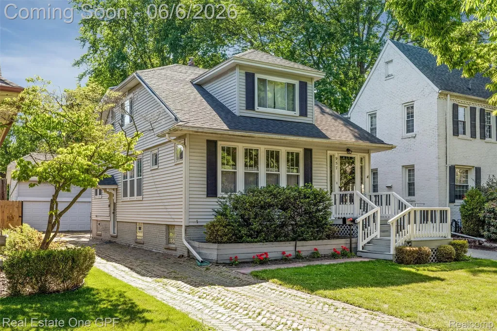 957 Fisher Road Grosse Pointe City MI 48230