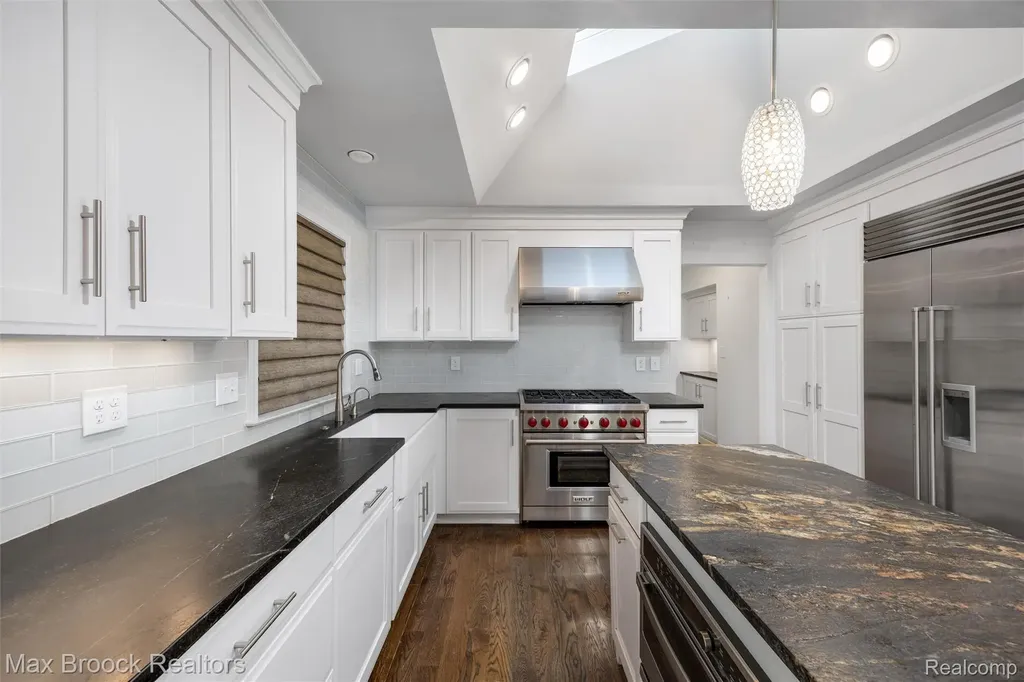 3797 S Darlington Road Bloomfield Charter Township MI 48301