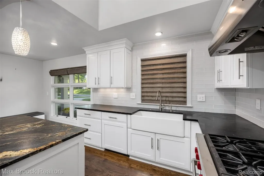 3797 S Darlington Road Bloomfield Charter Township MI 48301