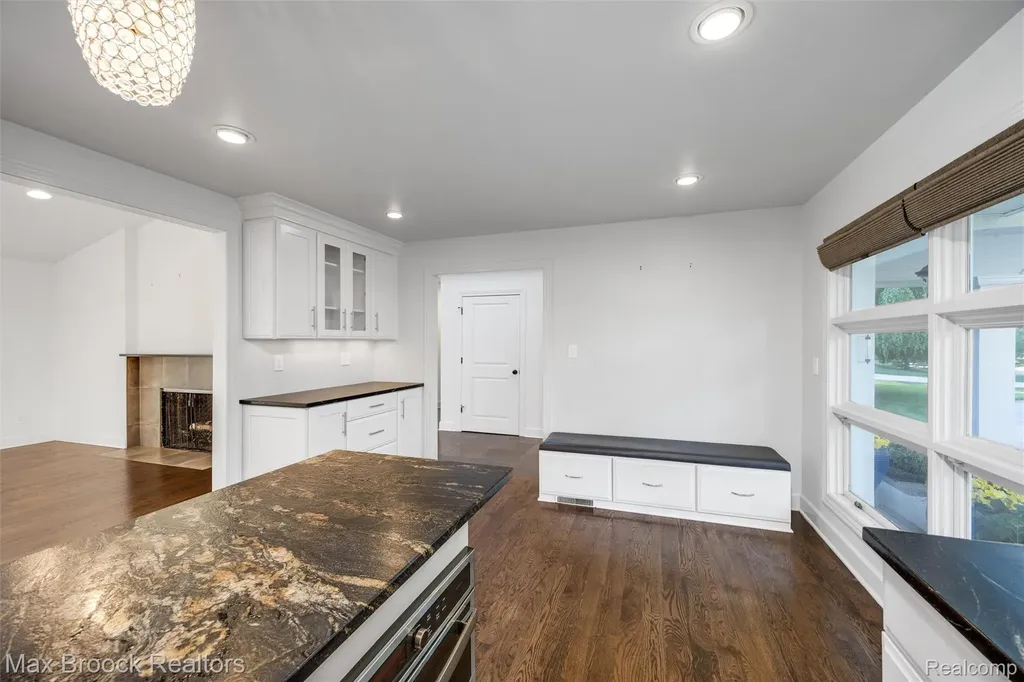 3797 S Darlington Road Bloomfield Charter Township MI 48301