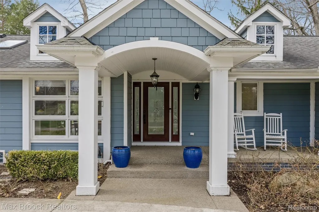 3797 S Darlington Road Bloomfield Charter Township MI 48301