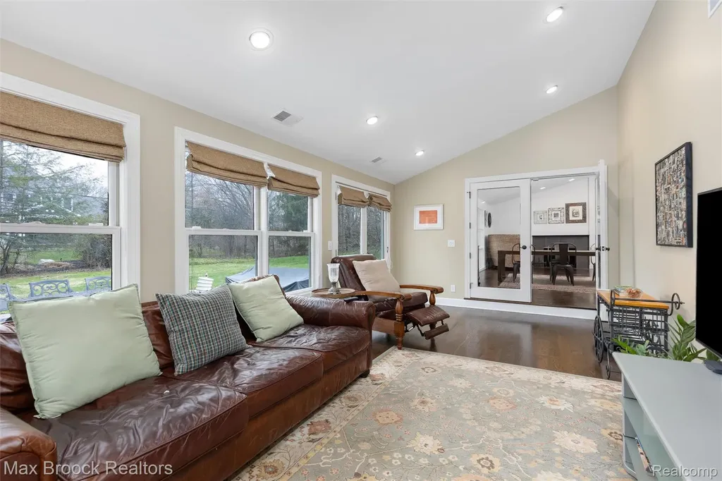 3797 S Darlington Road Bloomfield Charter Township MI 48301