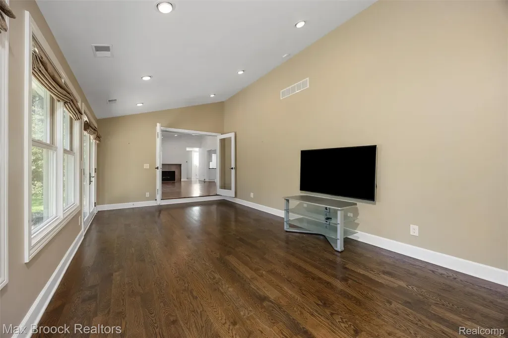 3797 S Darlington Road Bloomfield Charter Township MI 48301