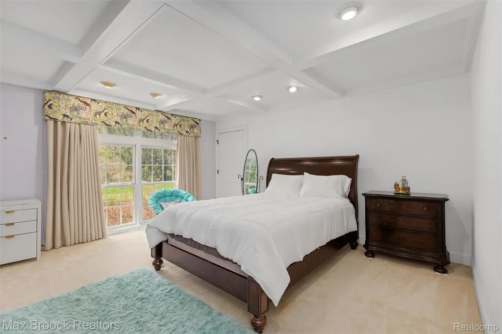 3797 S Darlington Road Bloomfield Charter Township MI 48301
