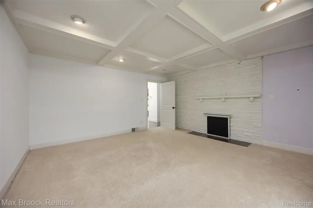 3797 S Darlington Road Bloomfield Charter Township MI 48301