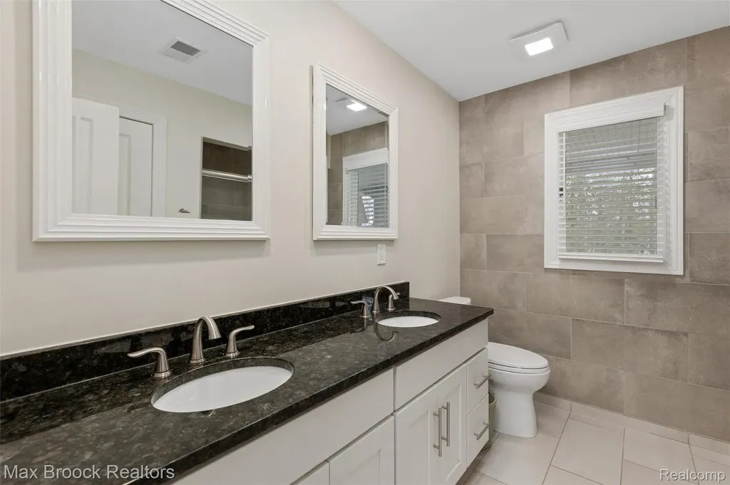 3797 S Darlington Road Bloomfield Charter Township MI 48301