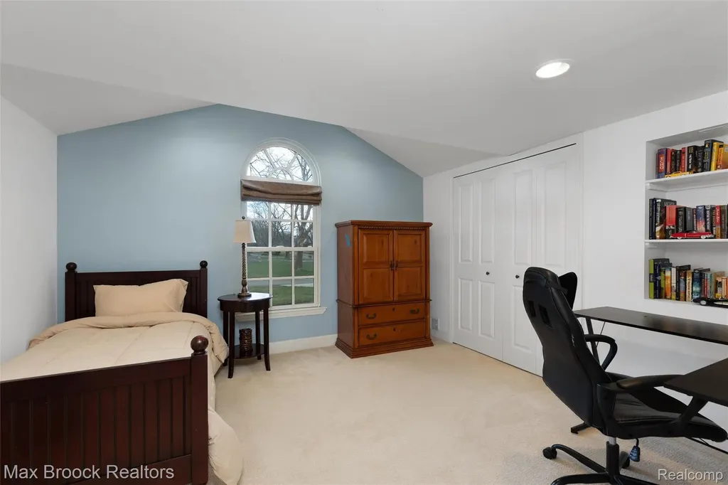 3797 S Darlington Road Bloomfield Charter Township MI 48301