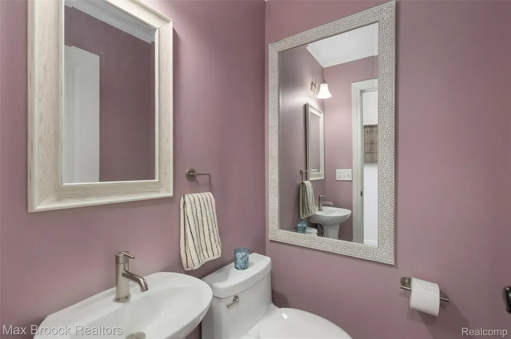3797 S Darlington Road Bloomfield Charter Township MI 48301
