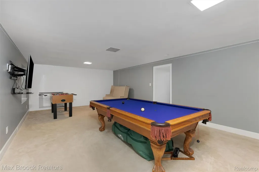 3797 S Darlington Road Bloomfield Charter Township MI 48301