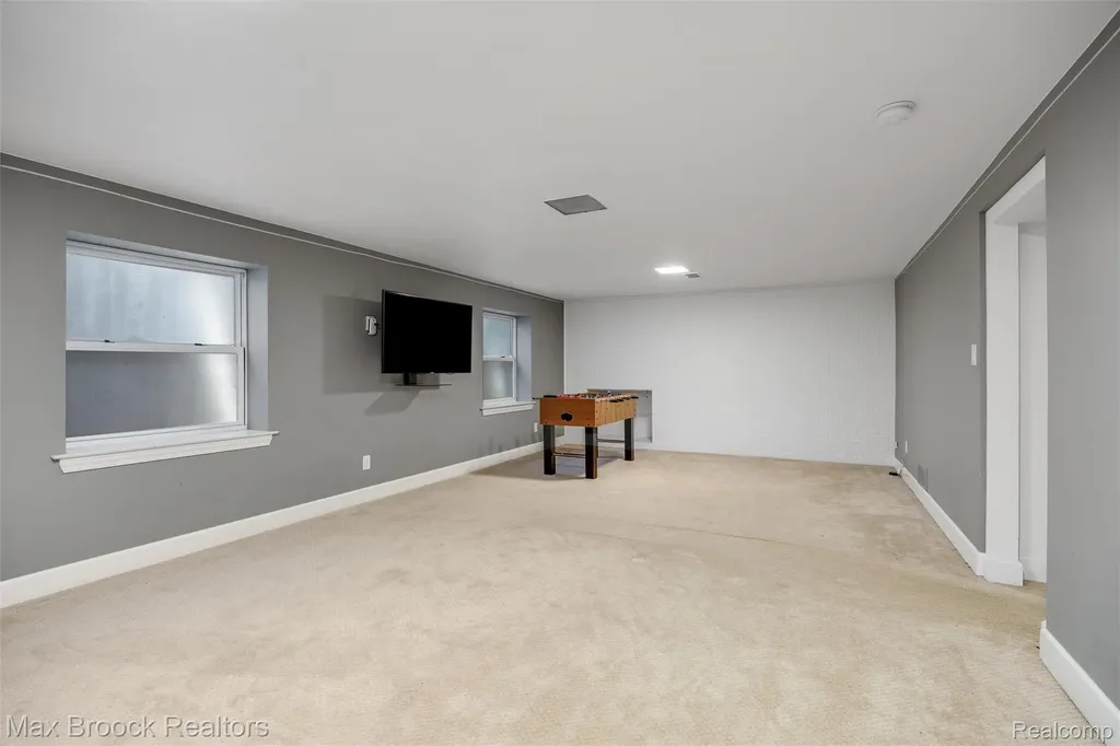 3797 S Darlington Road Bloomfield Charter Township MI 48301