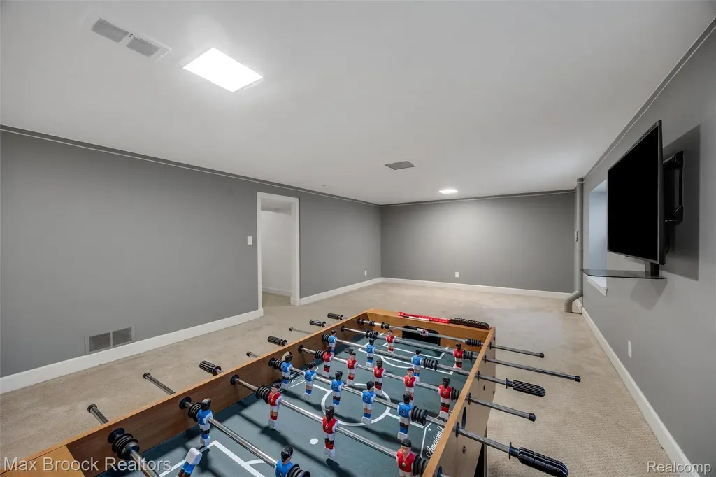 3797 S Darlington Road Bloomfield Charter Township MI 48301
