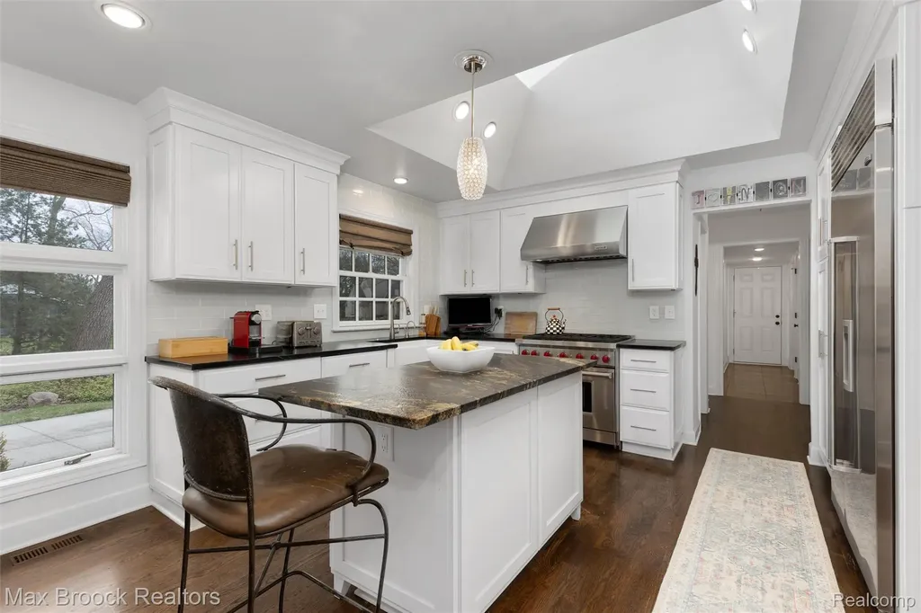 3797 S Darlington Road Bloomfield Charter Township MI 48301