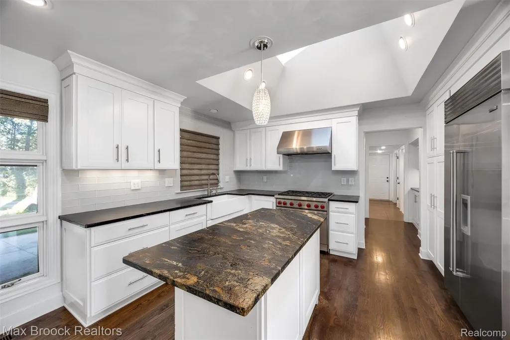 3797 S Darlington Road Bloomfield Charter Township MI 48301