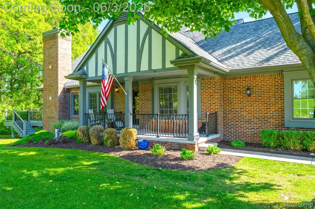156 Sandhills Lane Lake Orion Village MI 48362