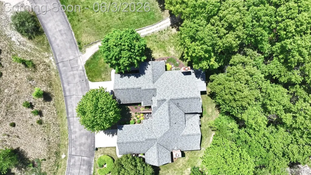 156 Sandhills Lane Lake Orion Village MI 48362