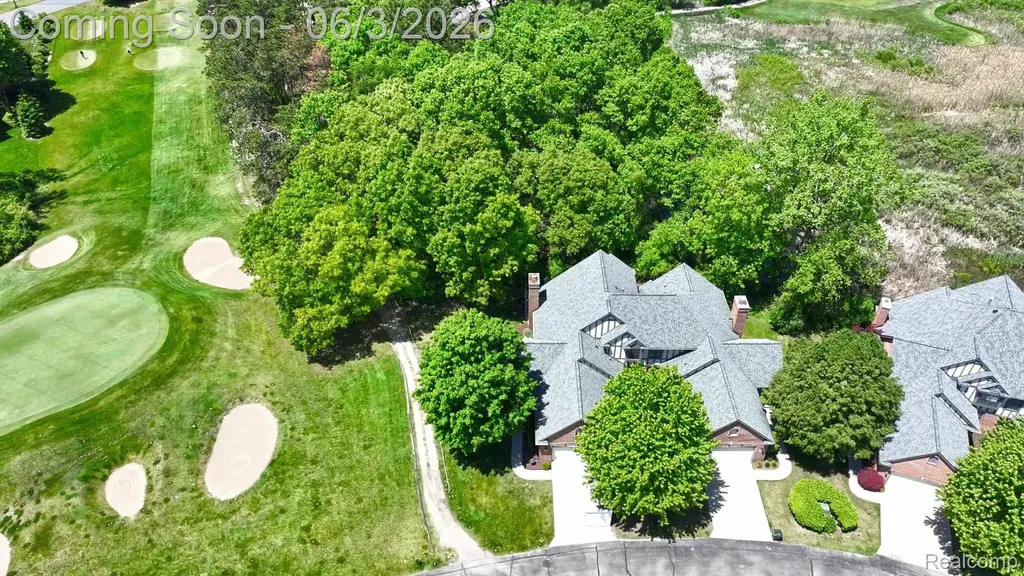 156 Sandhills Lane Lake Orion Village MI 48362