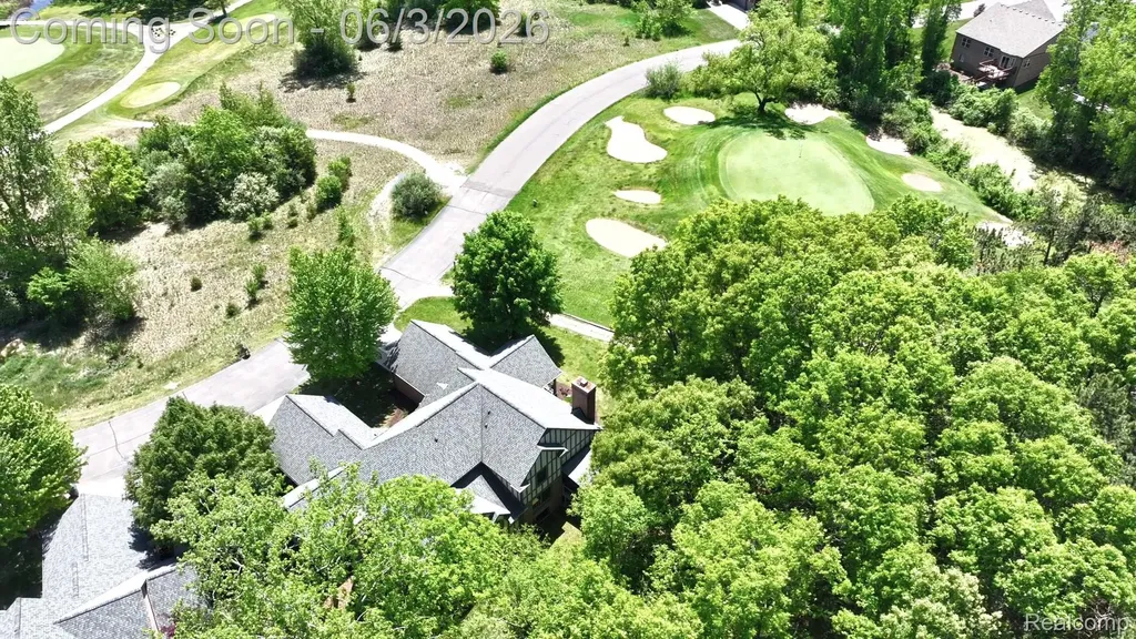 156 Sandhills Lane Lake Orion Village MI 48362