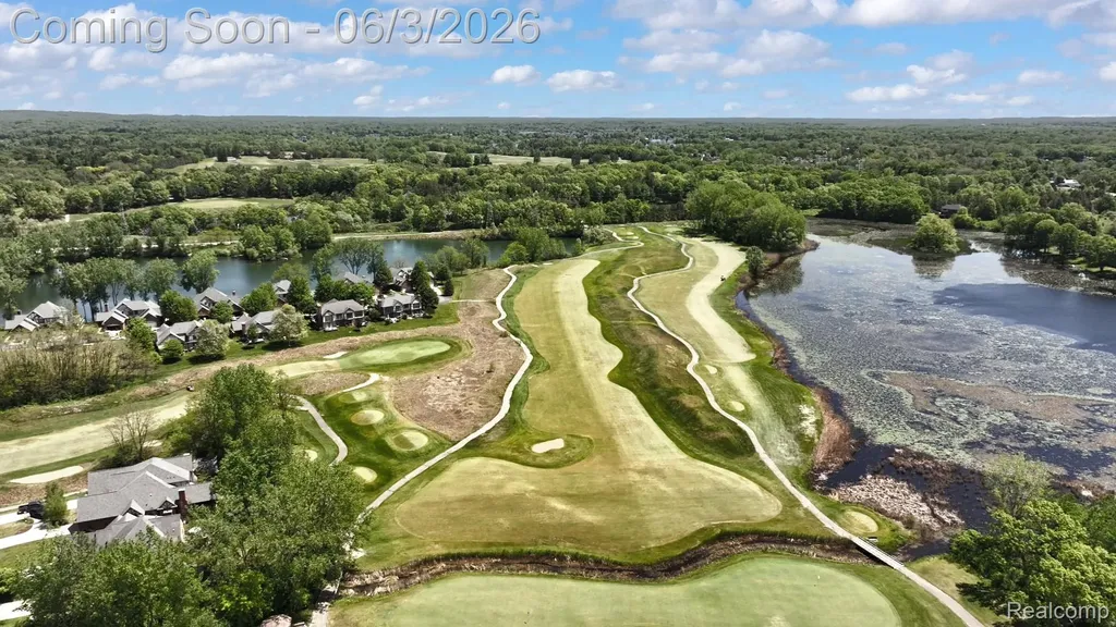 156 Sandhills Lane Lake Orion Village MI 48362