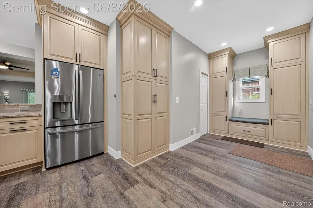 156 Sandhills Lane Lake Orion Village MI 48362