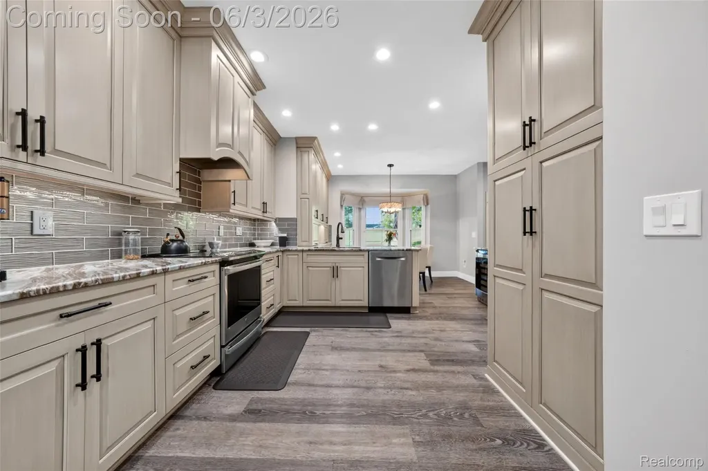 156 Sandhills Lane Lake Orion Village MI 48362