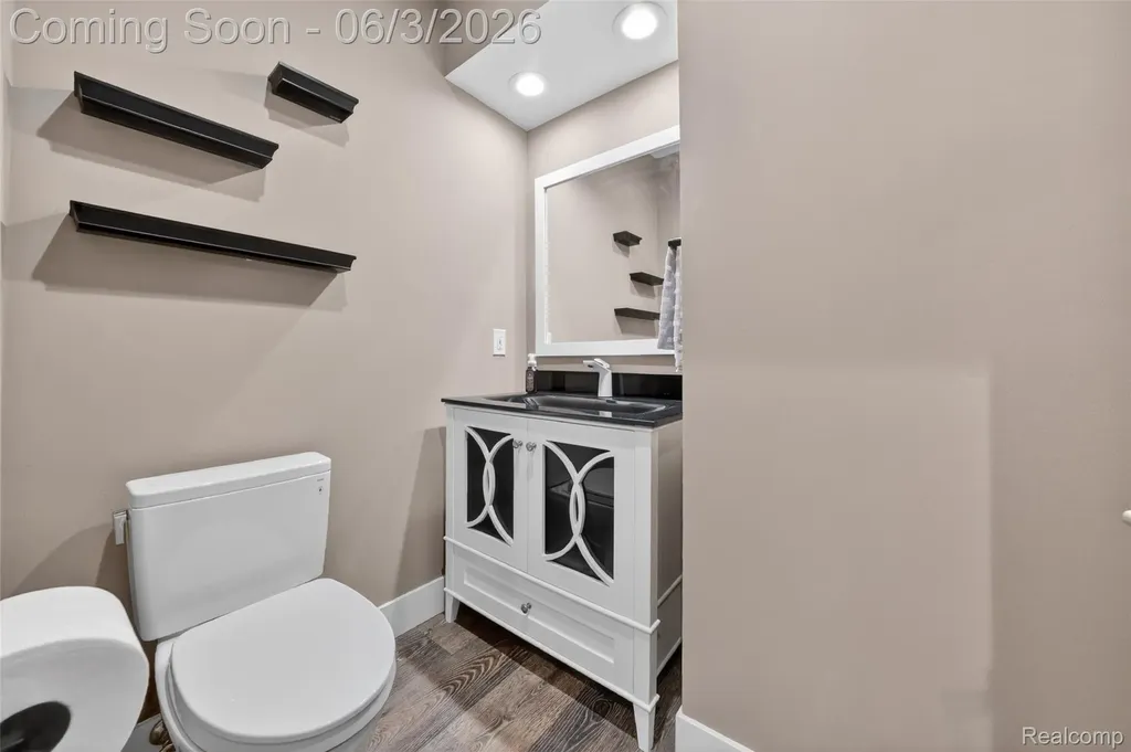 156 Sandhills Lane Lake Orion Village MI 48362