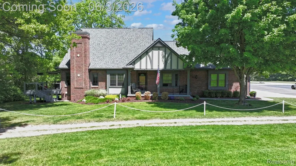 156 Sandhills Lane Lake Orion Village MI 48362