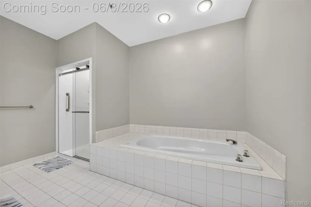 156 Sandhills Lane Lake Orion Village MI 48362