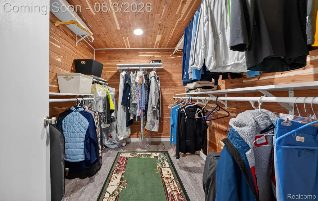 156 Sandhills Lane Lake Orion Village MI 48362
