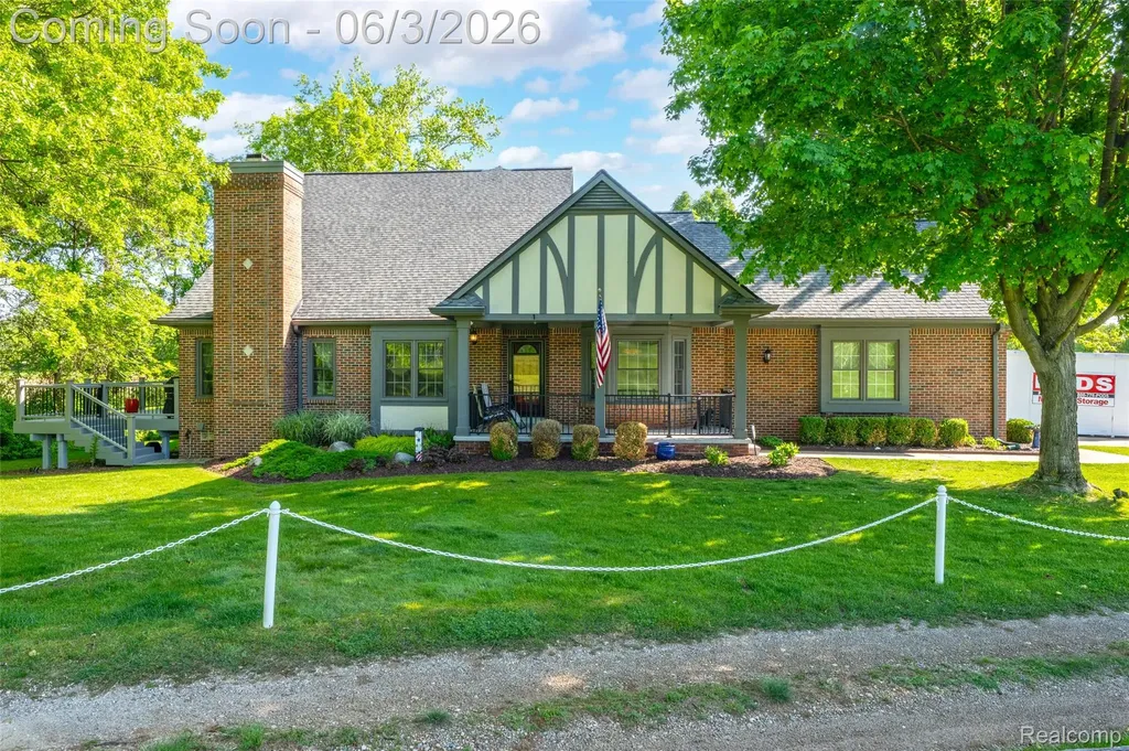 156 Sandhills Lane Lake Orion Village MI 48362