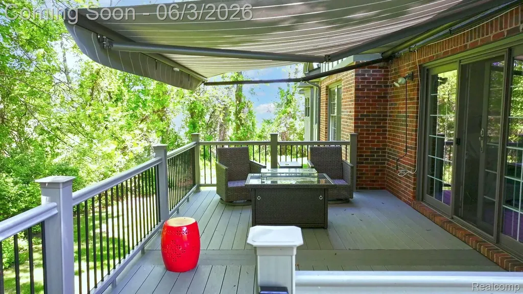 156 Sandhills Lane Lake Orion Village MI 48362