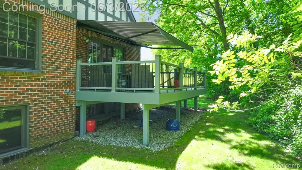 156 Sandhills Lane Lake Orion Village MI 48362