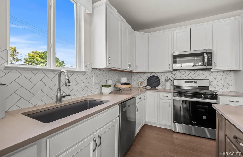 3032 Sheffield Circle Independence Charter Township MI 48346
