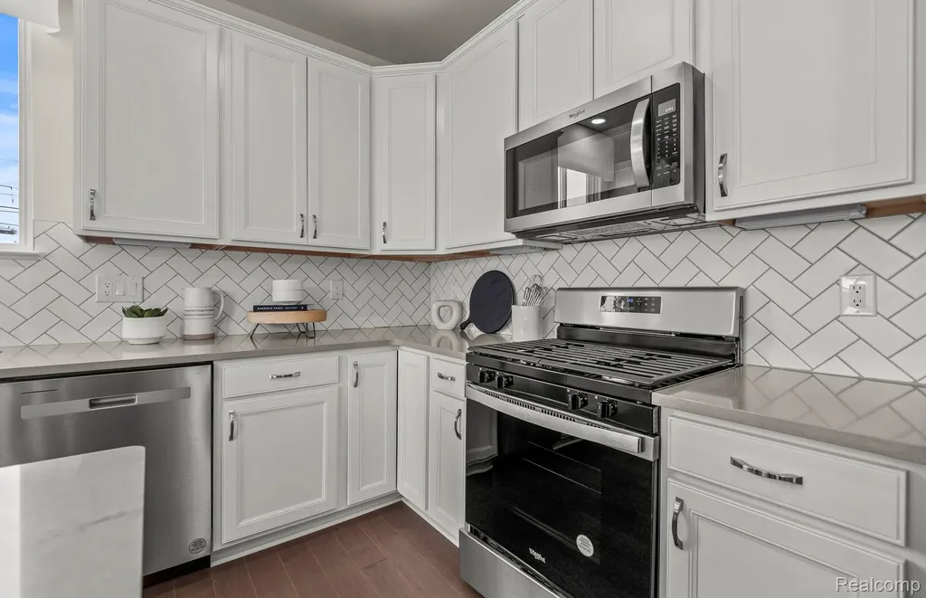 3032 Sheffield Circle Independence Charter Township MI 48346