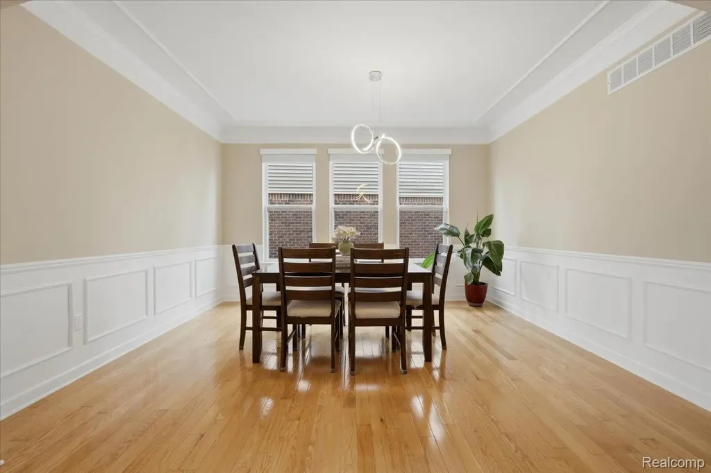 1114 Wales Drive Orion Charter Township MI 48359