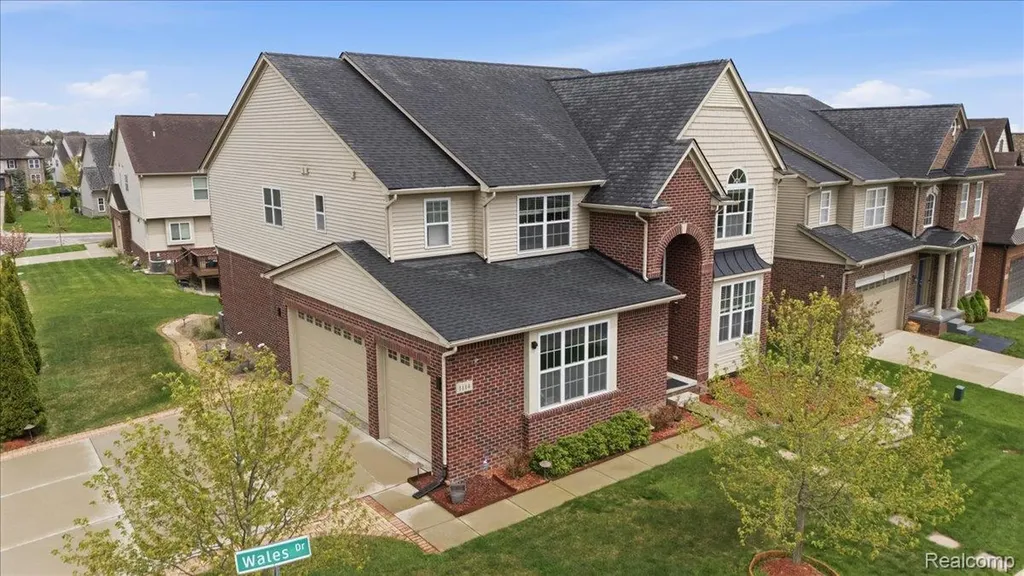 1114 Wales Drive Orion Charter Township MI 48359