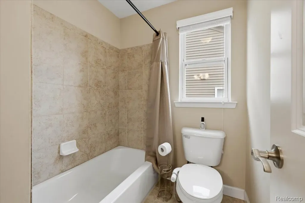 1114 Wales Drive Orion Charter Township MI 48359