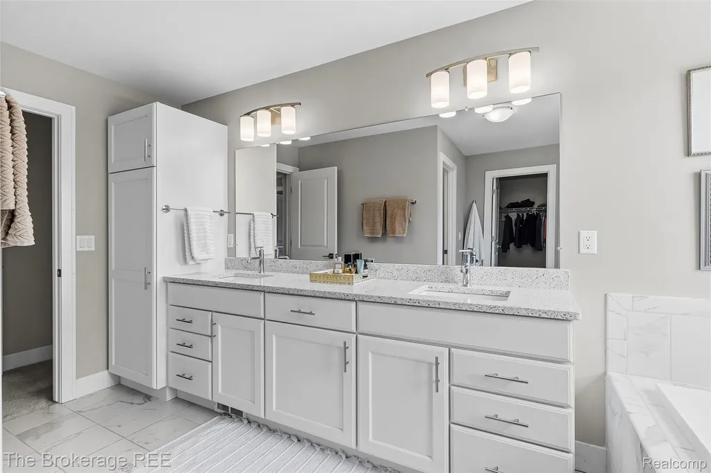 45931 Spruce Plymouth Charter Township MI 48170