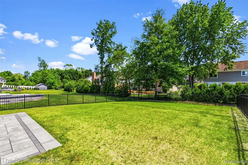 45931 Spruce Plymouth Charter Township MI 48170