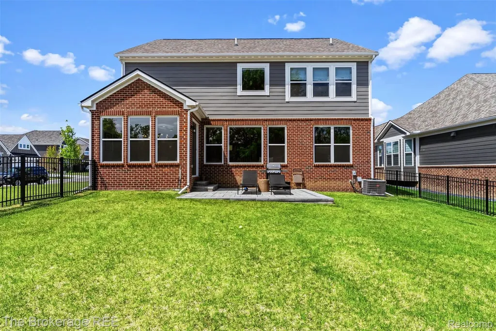 45931 Spruce Plymouth Charter Township MI 48170